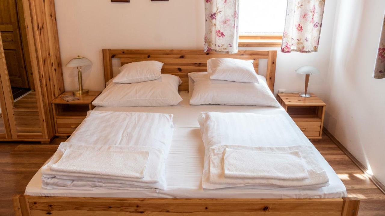Ebner Pince - Panzio Bed & Breakfast Turbékpuszta Екстериор снимка
